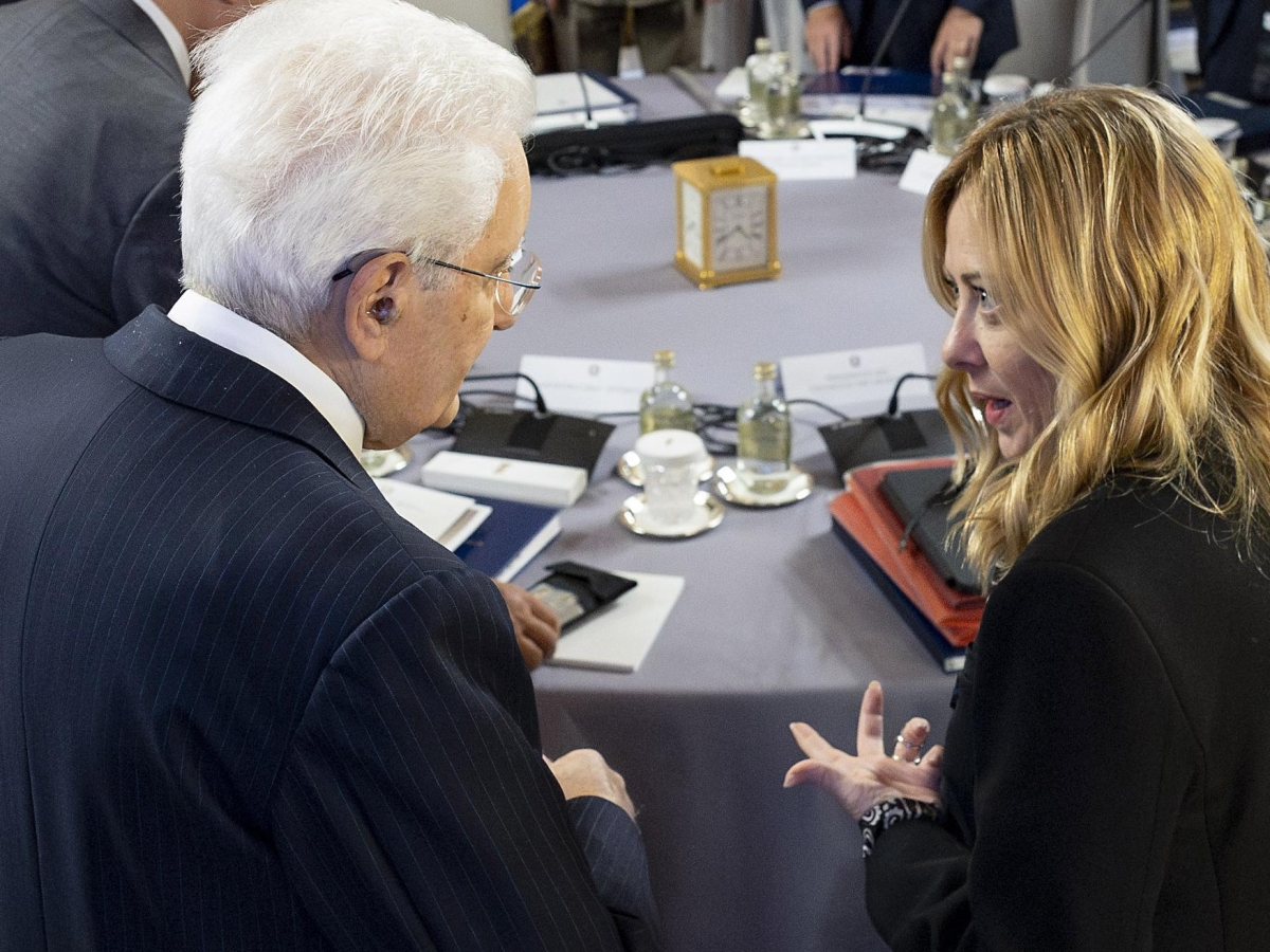 Meloni in Aula, mediazioni sul voto per il sostegno all'Ucraina. E FdI critica il Cremlino: impantanato