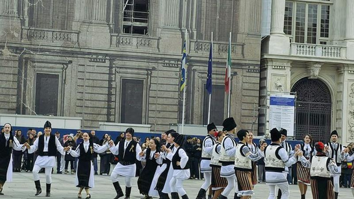 La comunità romena di Torino ritorna in patria. Più di 5 mila cittadini hanno lasciato la città