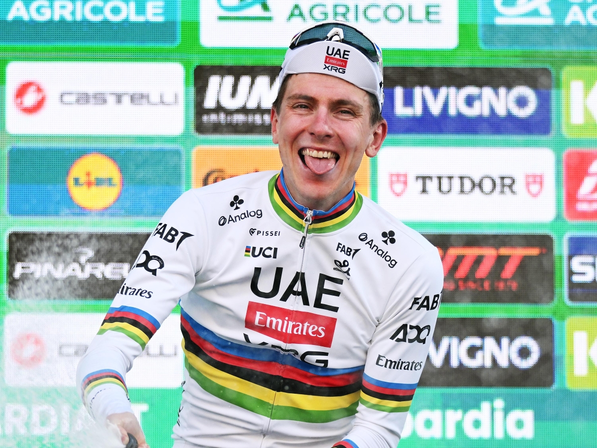 I segreti di re Pogacar: dai «partigiani» jugoslavi al super staff di 60 persone. «Ci son giorni in cui vorrei non dovermi alzare, e invece devo pedalare per 200 km con lo stomaco rovesciato»