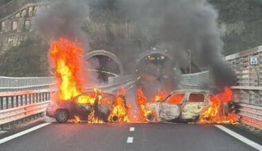 Assalto portavalori sull'autostrada A2 a Reggio Calabria: spari e auto bruciate. «Rubati due milioni di euro»