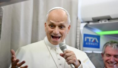 Papa Leone XIV al rientro da Turchia e Libano: «L’Italia può avere un ruolo per mediare la pace in Ucraina»