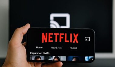 Netflix rimuove la funzionalità Cast dagli smartphone. La reazione degli utenti: «Scelta orribile»