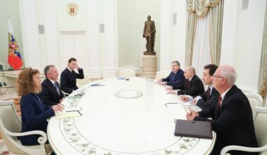 Putin: «L’Europa vuole la guerra? noi siamo pronti a combattere». Vertice con Witkoff e Kushner, il Cremlino: bene solo alcuni punti del piano Usa