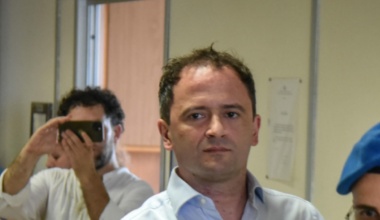 Alberto Genovese, maxi assegno da 90 milioni mentre di notte dorme in cella e di giorno fa il volontario tra immigrati e senzatetto