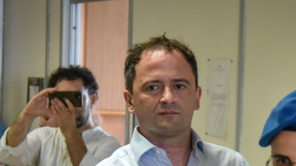 Alberto Genovese, maxi assegno da 90 milioni mentre di notte dorme in cella e di giorno fa il volontario tra immigrati e senzatetto