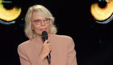 Maria De Filippi in lacrime a "Belve": «Vorrei riportare in vita Maurizio Costanzo per chiedergli se ha sofferto»