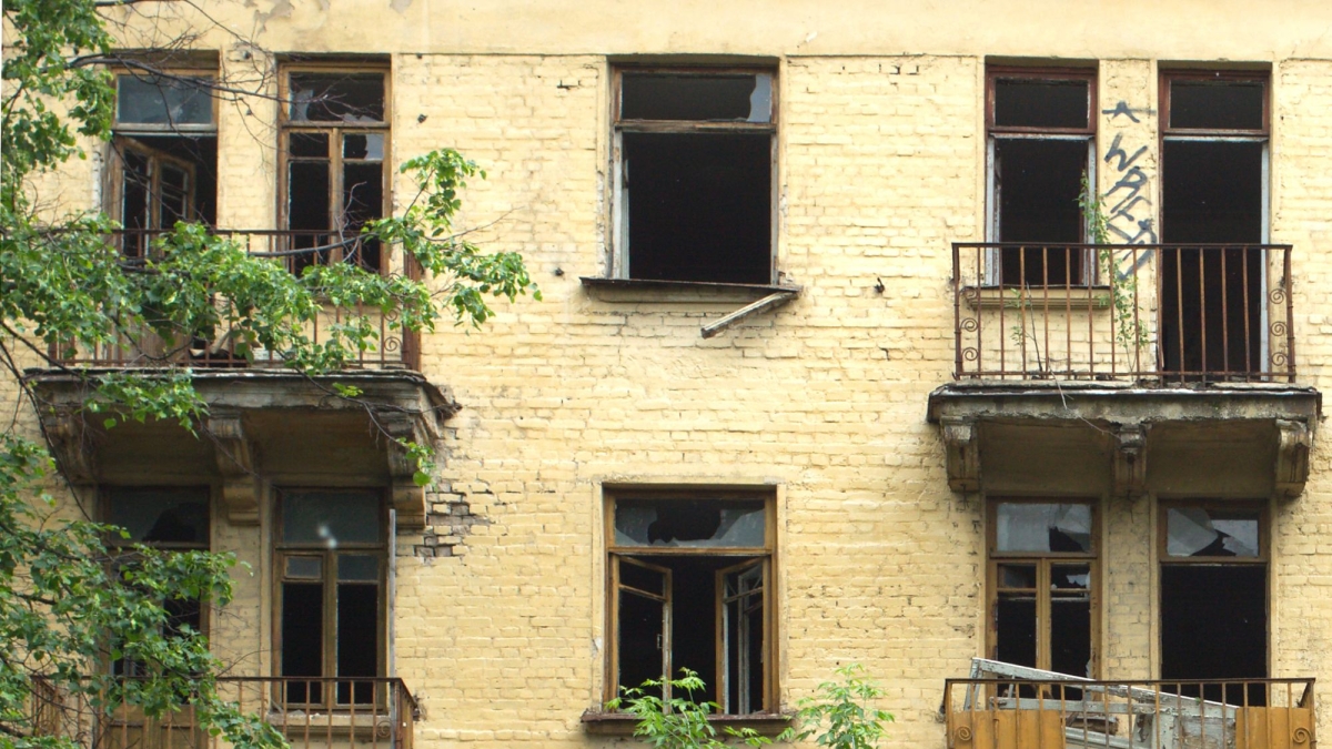 Le case che nessuno vuole: gli immobili abbandonati si possono «donare» allo Stato, ecco come (fino al 31 dicembre)