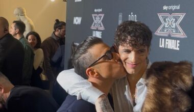 Domani la finale di X Factor, a Napoli pace fatta e baci tra Lauro e Gabbani: «Ci vogliamo bene». I super ospiti sono Jason Derulo e Laura Pausini