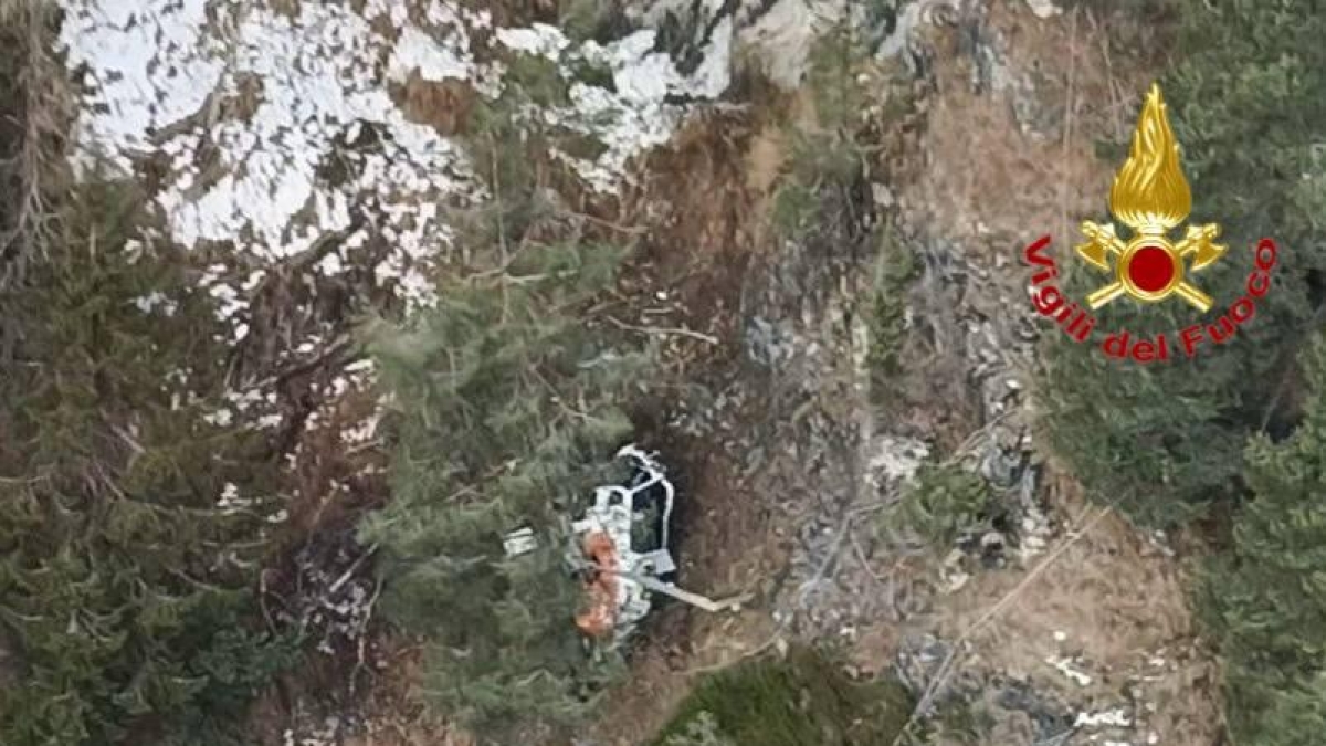 Valtellina, caduto elicottero con tre persone a bordo: si cercano i passeggeri. Lavoravano sulla frana di Lanzada