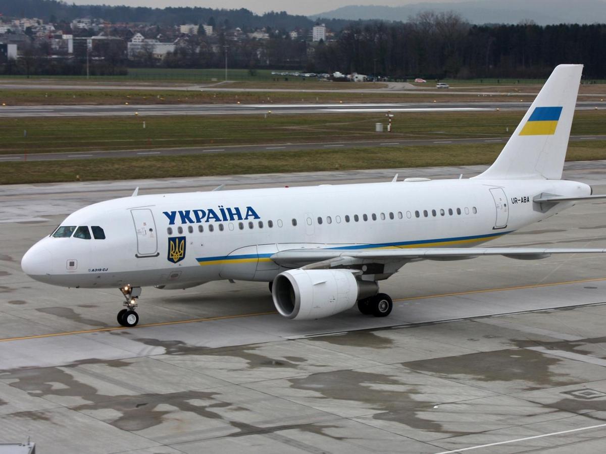 Zelensky a Dublino, «droni militari sconosciuti hanno volato vicino all’aereo presidenziale»