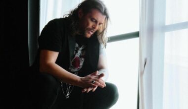 Gianluca Grignani: «Laura Pausini ha fatto l'errore di non farmi sentire la sua versione del mio brano. Siamo amici, in quel momento non lo è stata»