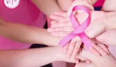 «Ragazze fuori di seno»: la medicina narrativa grazie alla quale da 15 anni migliaia di donne vivono serene (nonostante il tumore)