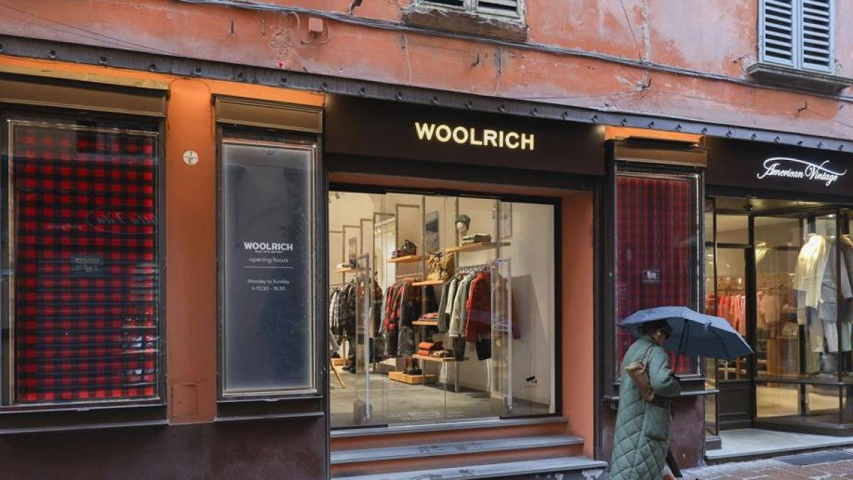 Woolrich chiude le sedi (non i negozi) di Bologna e Milano, a rischio 139 lavoratori. L'azienda: «Vi dovete trasferire a Torino»