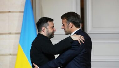 L’avvertimento (in privato) di Macron a Zelensky: «Gli Usa potrebbero tradire l'Ucraina»