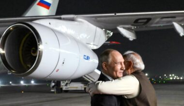 Putin in India: «L'Ucraina lasci i territori o li prenderemo comunque. La Nato è una minaccia»