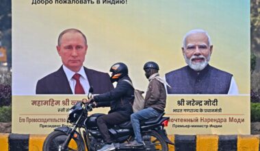 Ucraina - Russia, le notizie sul conflitto in diretta | Putin: «Si ritirino dal Donbass o lo prenderemo con la forza». E Kiev: colpita centrale chimica russa - Corriere della Sera