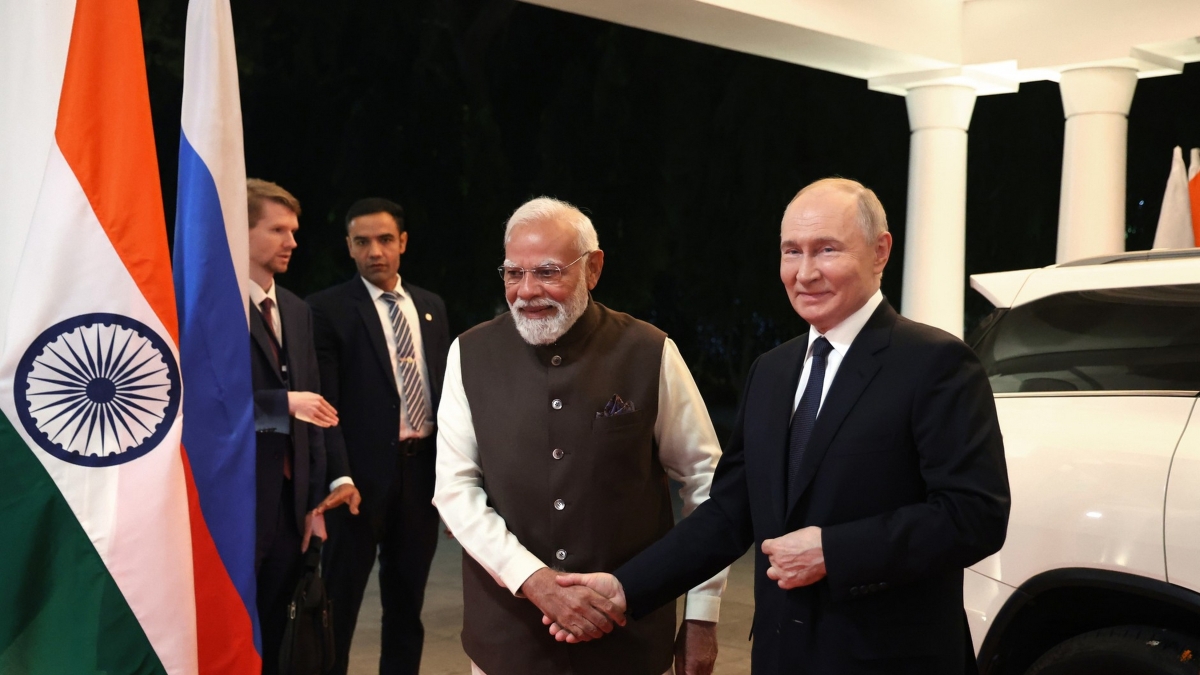 Putin incontra Modi, cosa hanno deciso? L’alleanza commerciale tra Russia e India su armi, petrolio, gas e pharma