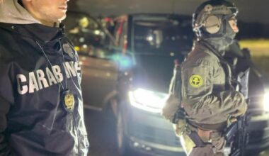 Colpo al clan Senese, 14 arresti a Roma: blitz dei carabinieri contro la banda che usava metodi mafiosi. Ci sono anche capi ultrà e l'ex pugile Kevin Di Napoli