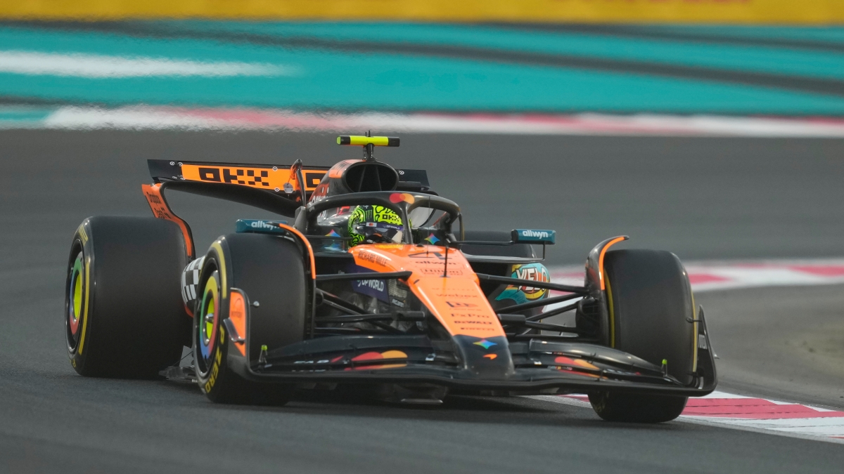 F1 Gp Abu Dhabi, le qualifiche in diretta. Norris-Verstappen, sfida finale per la pole. Ci prova anche Piastri, Hamilton torna in pista dopo l'incidente nelle libere