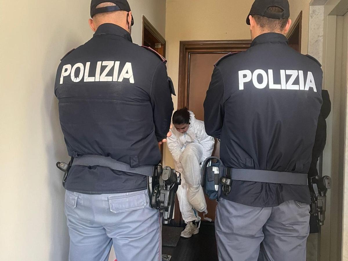 Roma, omicidio a Ostia: 30enne uccide la nonna a martellate in casa. Prima aveva ferito il compagno della madre in un negozio