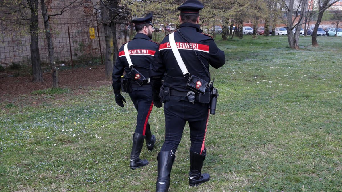 San Mauro Pascoli, violentata mentre fa jogging. Arrestato un 26enne: «Si era nascosto dietro un cespuglio, doveva essere espulso e aveva precedenti»