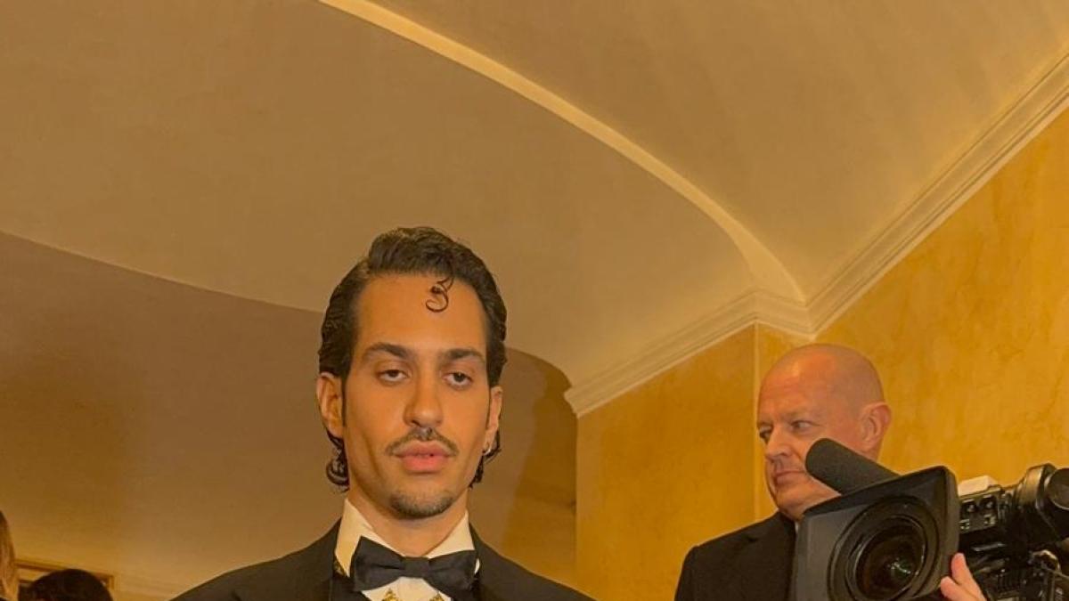 Prima della Scala, le pagelle ai look: Mahmood fa il suo (8), Barbara Berlusconi istituzionale (8), il ministro Giuli col mantello romantico (7,5)