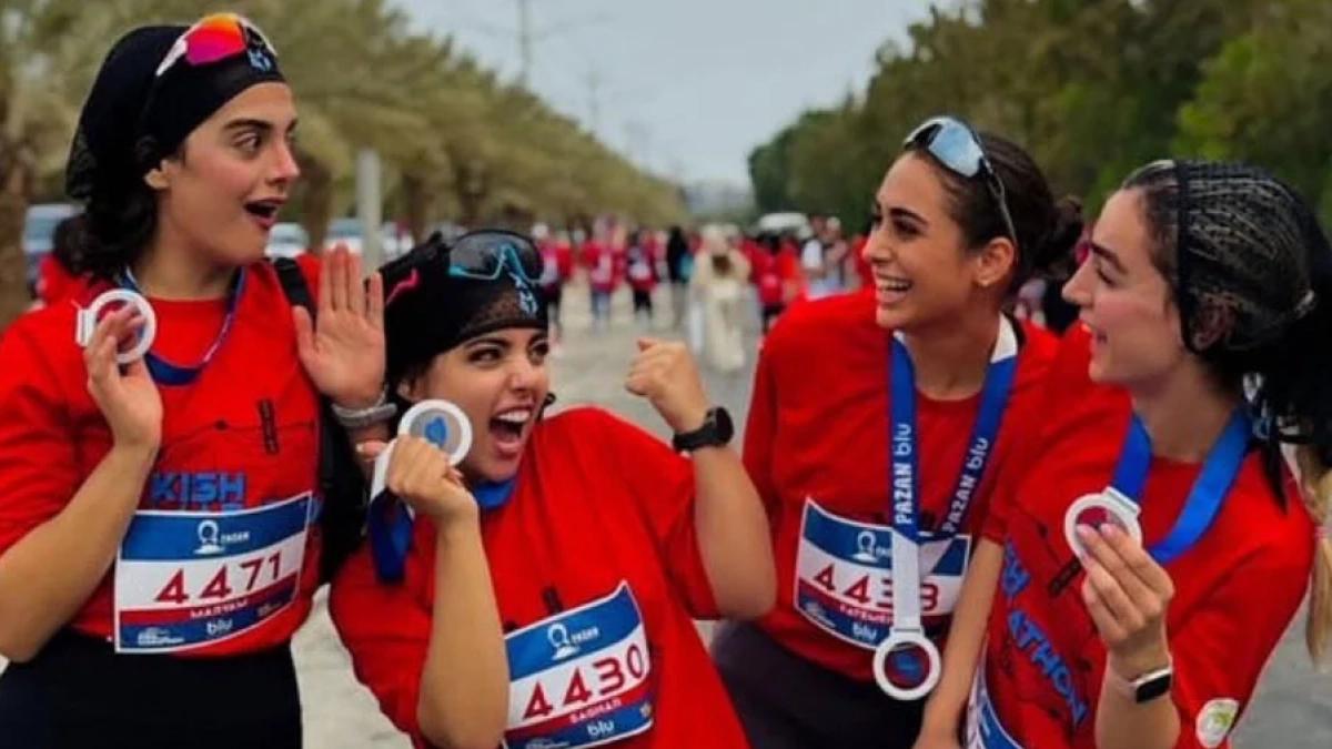 Iran, le maratonete senza velo: «Eravamo in 2000, non potete fermarci tutte»