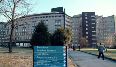 Milano, al San Raffaele cure intensive nel caos: «Rischi per i malati». La direzione: situazione ora sotto controllo