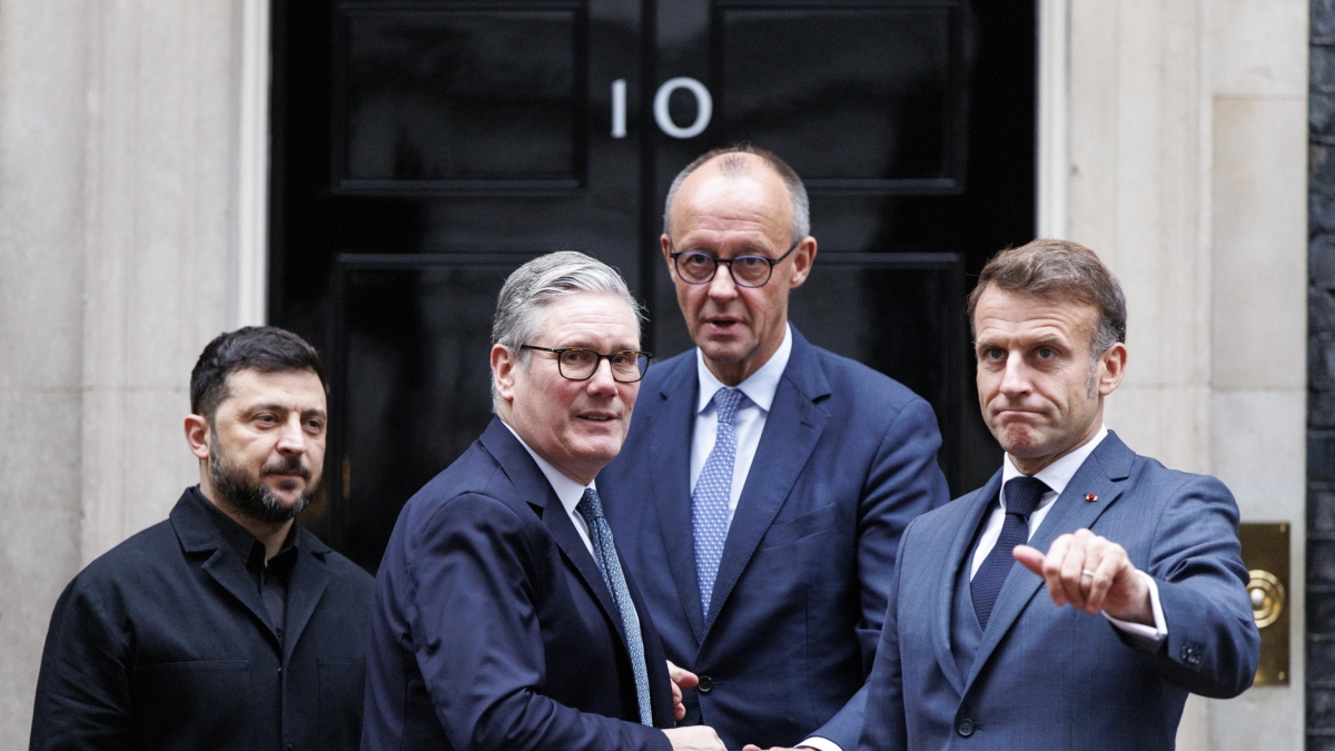 Zelensky a Downing Street: i volenterosi scettici sul piano di pace Usa