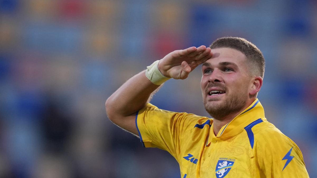 Frena il Monza col Sudtirol. Rullo Frosinone, 3-0 alla Juve Stabia. Artistico decide il derby - La Gazzetta dello Sport