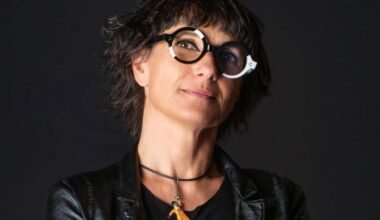 Morta la poetessa Anna Toscano, aveva 55 anni. L'annuncio del marito: «Adesso è libera»