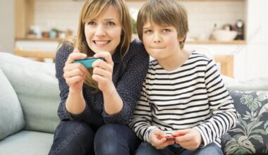 Dal PEGI a «Tutto sui videogiochi»: la bussola che aiuta i genitori a orientarsi nel mondo del gaming