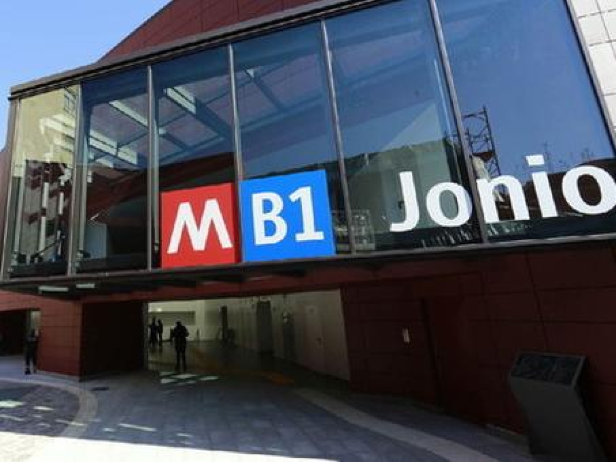 Roma, 23enne violentata da tre uomini all'uscita della stazione metro Jonio. Inchiesta della Procura