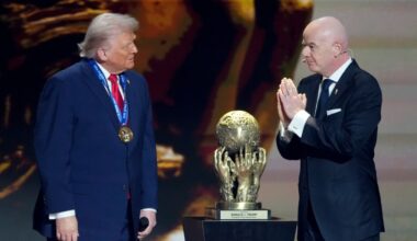Infantino denunciato al comitato etico della Fifa per il premio per la pace assegnato a Trump