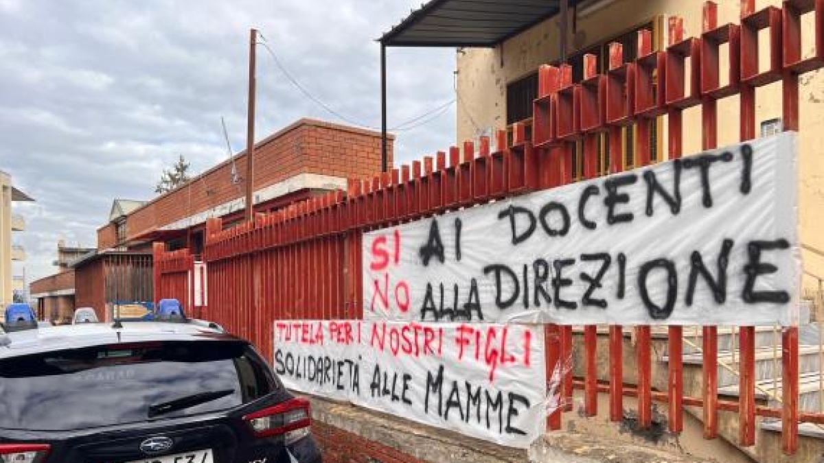Violenza sessuale in una scuola di Castellammare, rinviata a giudizio docente di sostegno 38enne