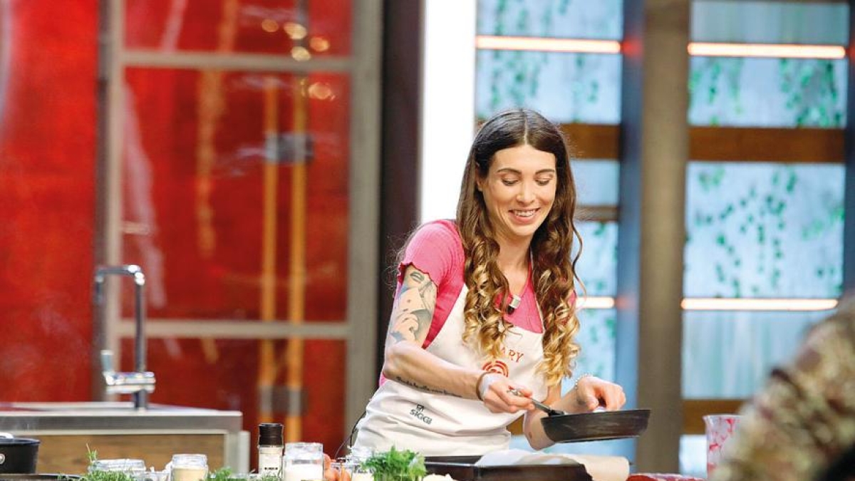 Mary quarta nell'ultima edizione di Masterchef: «Locatelli? Un furbetto anglosassone, quando ti servirebbe una mano non te la dà»