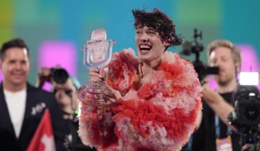 Nemo, il vincitore di Eurovision 2024: «Restituisco il trofeo per la mancata esclusione di Israele»