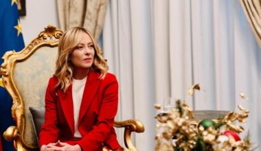 Le tensioni nella maggioranza sul decreto per l'Ucraina. Forza Italia: la Lega voti o il problema è serio. Meloni forse a Berlino