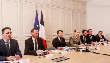 Ucraina - Russia, le notizie sul conflitto in diretta | Zelensky: «Gli Usa premono per un nostro ritiro dal Donbass e per una zona smilitarizzata». Putin: «Noi avanziamo». Casa Bianca: Trump frustrato con Kiev e Mosca, vuole azioni e non incontri