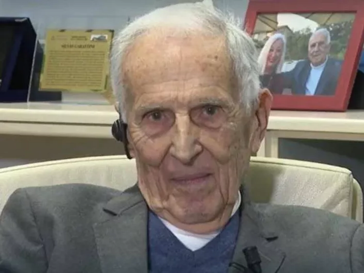 Silvio Garattini: «Per vivere a lungo bisogna mangiare poco. Il digiuno? Non dà benefici. No a questi cibi (anche a Natale)»