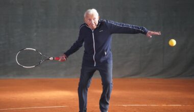 Pietro Pasqualini, tennista con stile a 99 anni: «Dormo dieci ore per notte e sto lontano dai dottori»