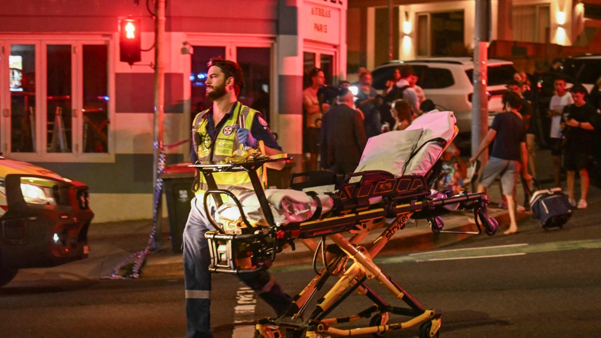 Chi sono le vittime dell'attentato a Bondi Beach: il sopravvissuto all'Olocausto colpito mentre schermava la moglie, il rabbino Eli Schlanger, la bambina di dieci anni
