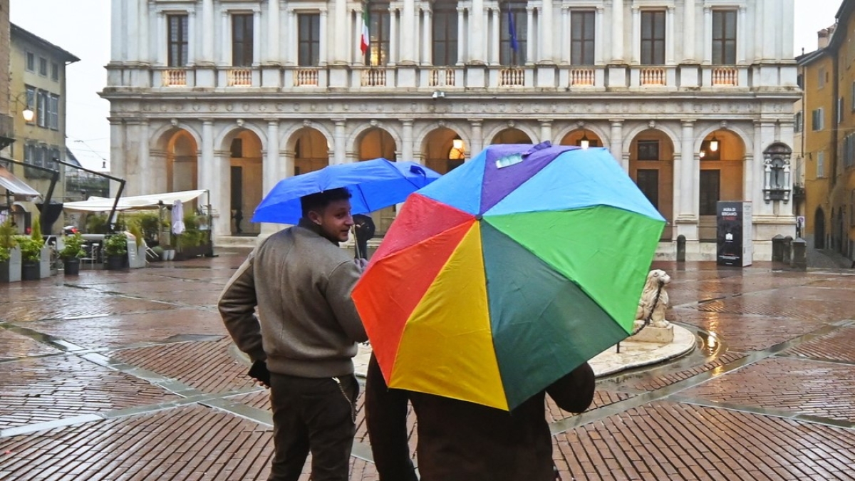 Prime piogge in Sardegna e sulle coste tirreniche. Il bel tempo ha le ore contate
