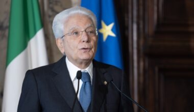 Mattarella: «La Russia vuole ridefinire con forza i confini dell'Europa». E sul caso Aitala: «Assurdo chiedere punizioni per i giudici delle corti internazionali»