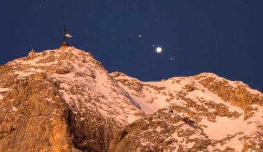 Giove al tramonto sulle Dolomiti, lo scatto da fiaba del bellunese Mario De Marco: «La mia attesa silenziosa, poi l'emozione immensa»