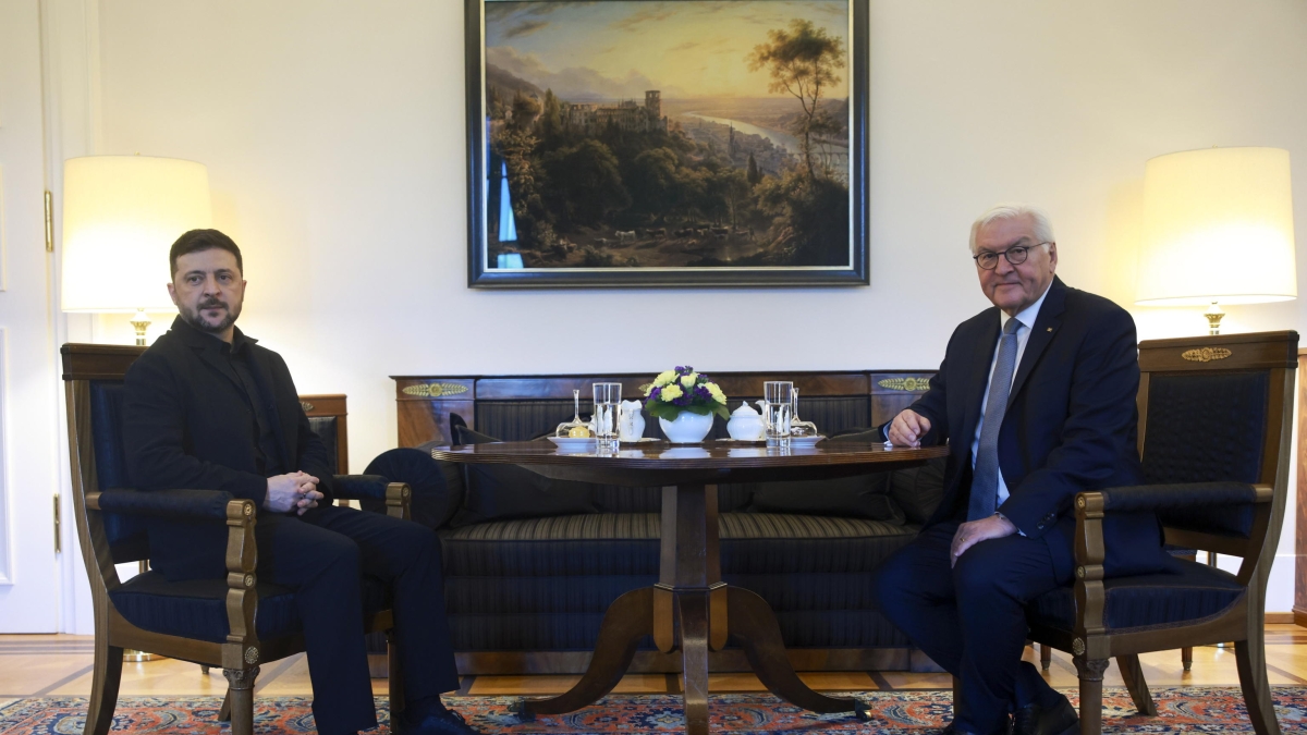 Ucraina - Russia, le notizie sul conflitto in diretta | Terminati i colloqui a Berlino, Zelensky a Bellevue da Steinmeier. Ue: «Fondi per Kiev dagli asset russi o dal debito»