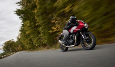 Moto Triumph: Tracker 400 e Thruxton 400, novità e prezzi