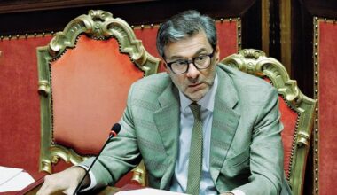 La manovra di bilancio sale di altri 3,5 miliardi. Critiche della Bce sul prelievo alle banche