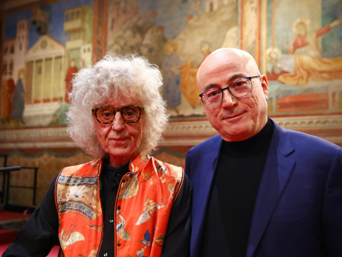 Cazzullo con Branduardi raccontano San Francesco tra parole e musica: «Il suo insegnamento è vivo, ma è inascoltato»