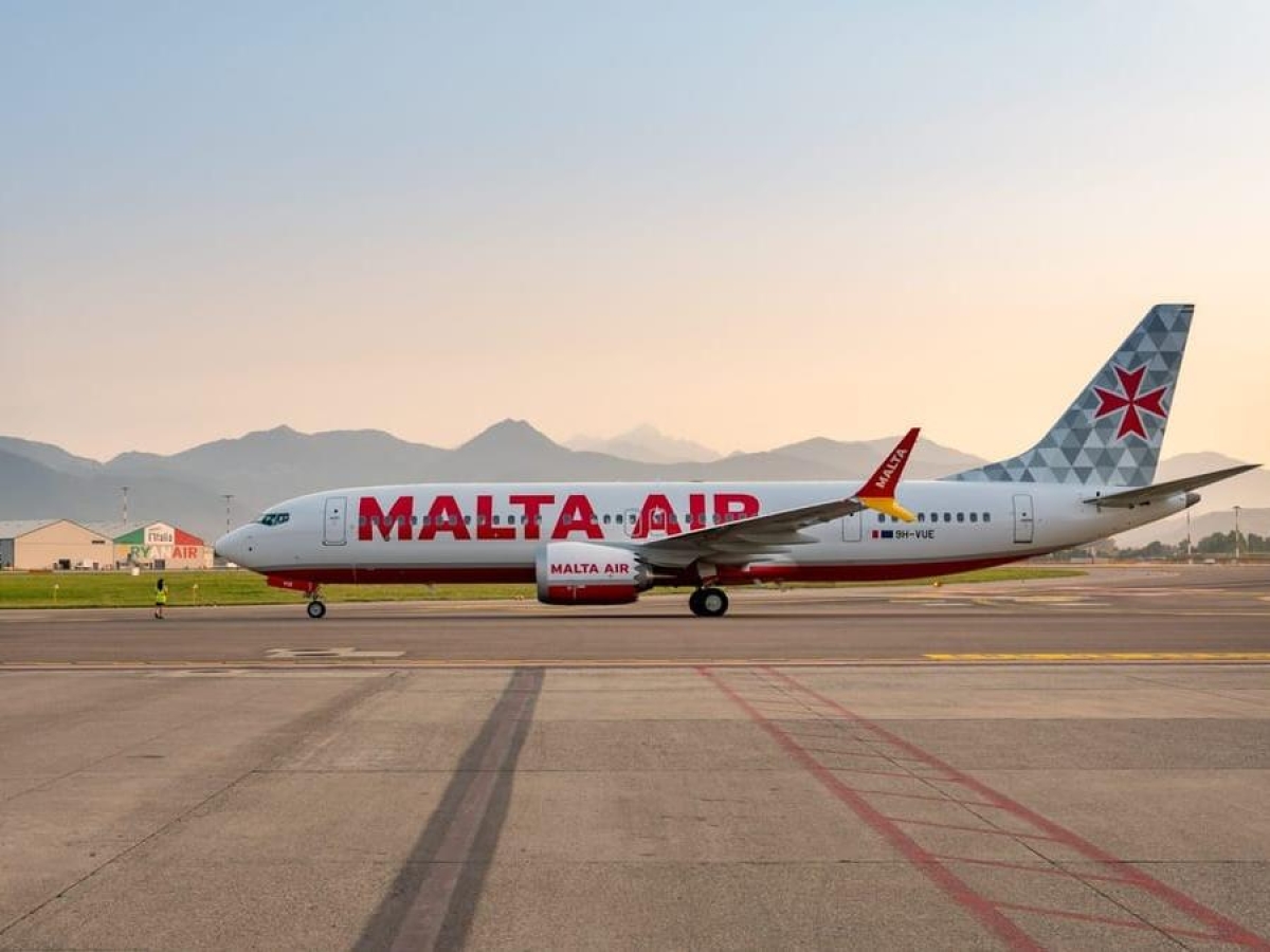 Volo Cracovia-Bergamo, parasole si stacca all’improvviso in cabina e spegne uno dei motori